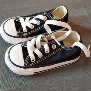 Converse toddler sneakers size 5